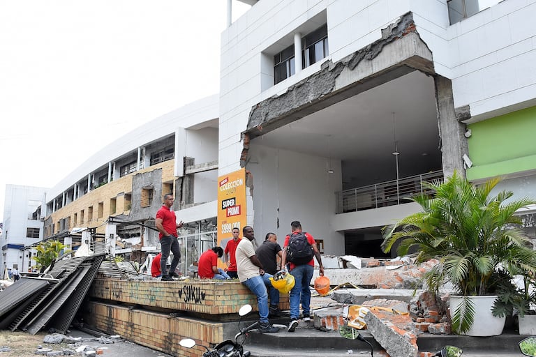 Colapso de Estructura Centro de Profesionales de la calle novena, Edificio Vanessa, Cantabria y Torres de Tequendama.