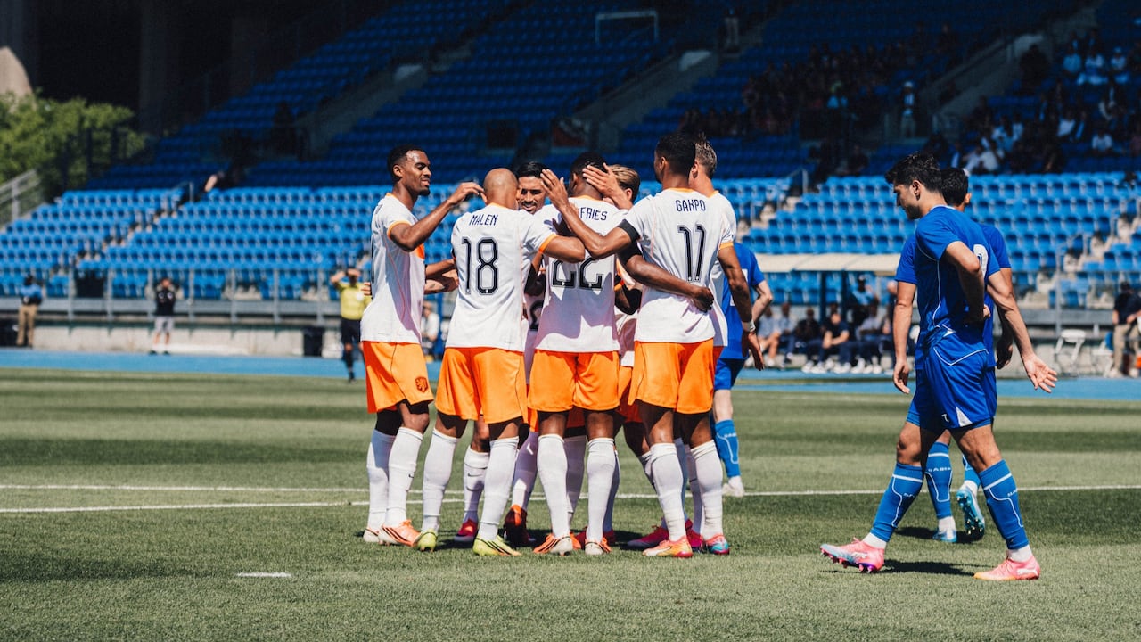 Países Bajos sufrió para vencer a Uzbekistán en juego de preparación para el Mundial.