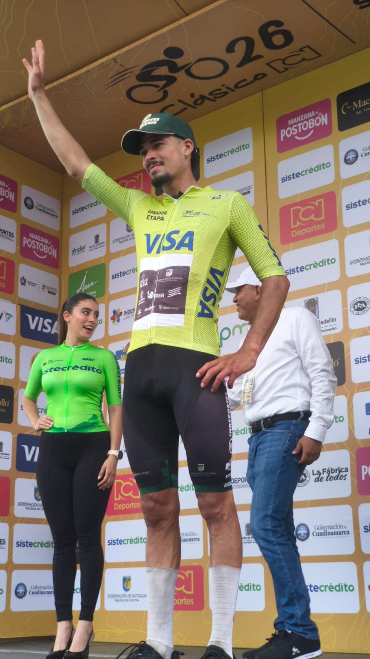El ciclista risaraldense Kevin Castillo alzó los brazos en Cali tras imponerse en el embalaje final de la quinta etapa del Clásico RCN 2026.