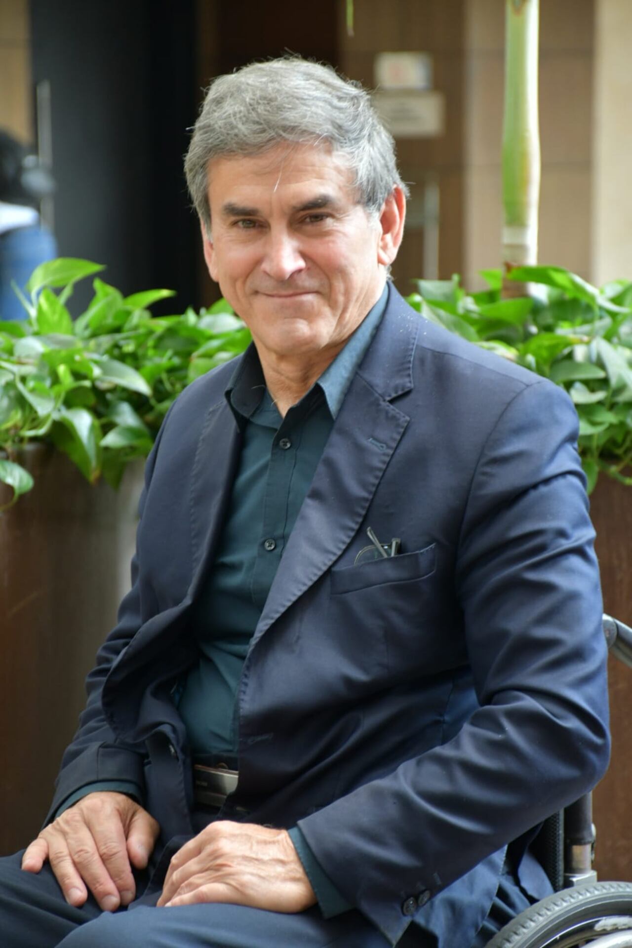 Jairo Clopatofsky oficializó su aspiración presidencial con el propósito de liderar un gobierno de unidad nacional.