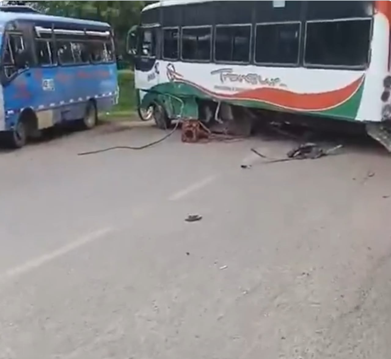 El accidente de tránsito ocurrió en el sector de Las Piñas, en la vía que comunica a Jamundí con el corregimiento de Río Claro.