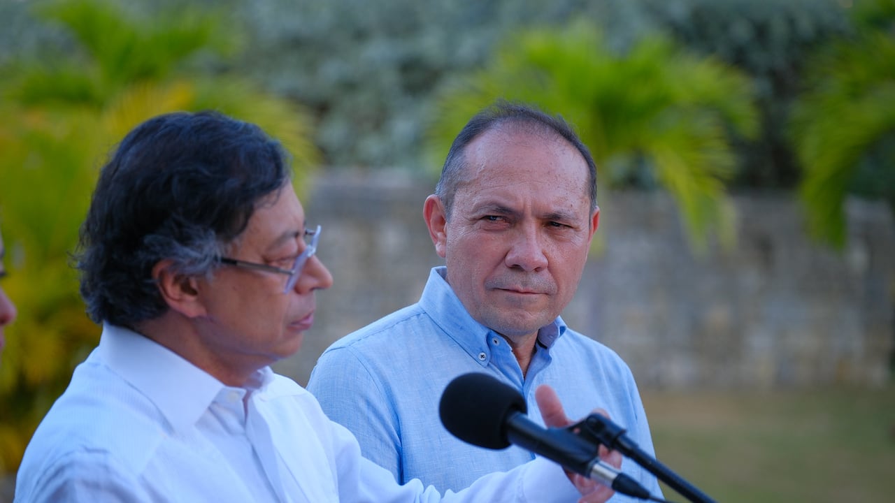 El presidente, Gustavo Petro, y Antonio Sanguino, ministro de Trabajo, en Cartagena, el 29 de diciembre de 2025
