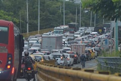 Secretaría de Movilidad de Cali comenzó a implementar el ‘Plan Ola Verde’ en los principales corredores viales. No obstante, se observan fuertes trancones el día miércoles, 11 de febrero de 2026, en la vía Cali- Jamundí