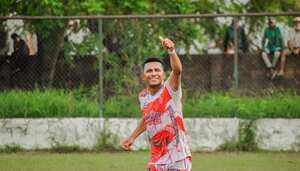 Duván Carcamo en un partido del Real Mompox.