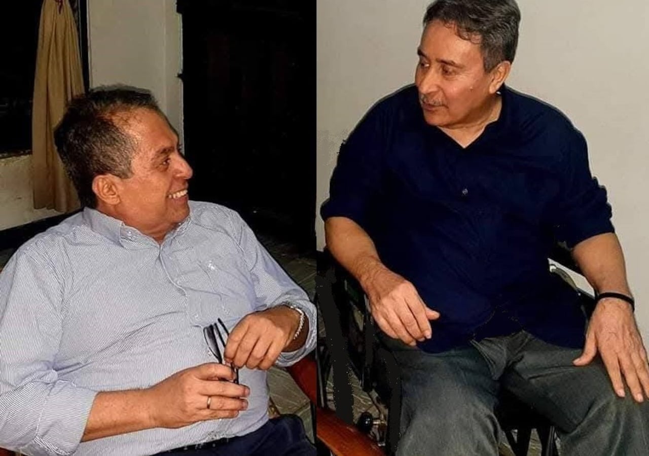 Óscar Jaime Cardozo y Jairo Calderón García, durante la visita de este último al Museo Planeta Salsa.