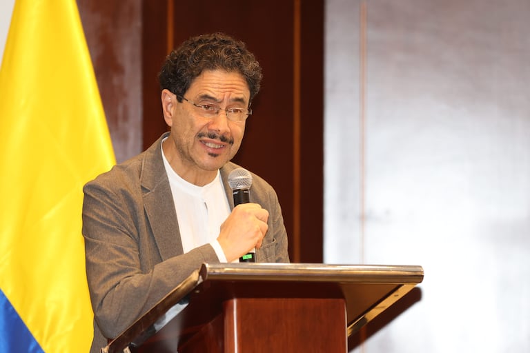 El expresidente de Colombia, Gustavo Petro, y el líder de la oposición y senador del Pacto Histórico, Iván Cepeda, liderarán hoy la presentación del Gabinete por la Vida