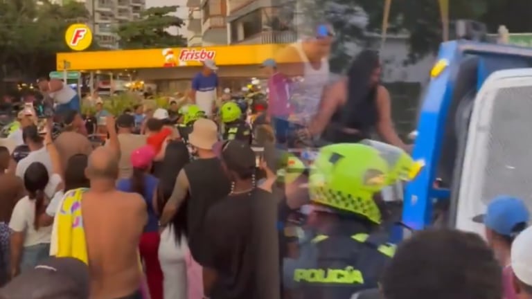 La Alcaldía de Santa Marta rechazó los actos de violencia registrados durante un operativo de control.