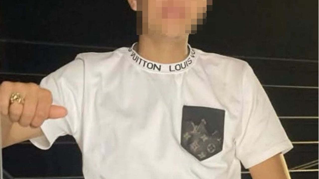 El cadáver del joven fue encontrado en la vereda Cauquita, zona rura de El Tambo, Cauca, y fue la comunidad que ayudó después a trasladarlo a la morgue de este municipio.