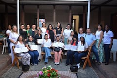 Las protagonistas del podcast participaron en el lanzamiento de la serie sonora en la Casa de las Memorias del Conflicto y la Reconciliación de Cali, acompañadas por el equipo de la Gobernación del Valle del Cauca.