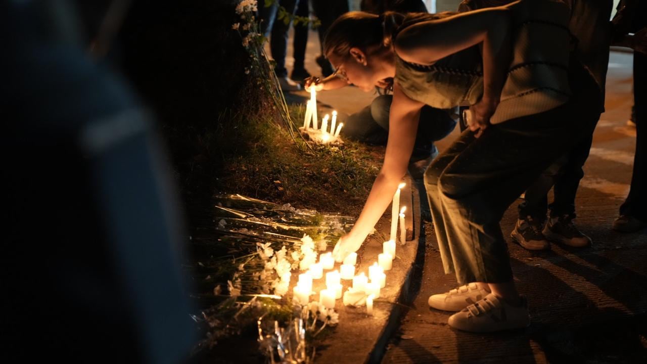 Homenaje a los afectados del terremoto