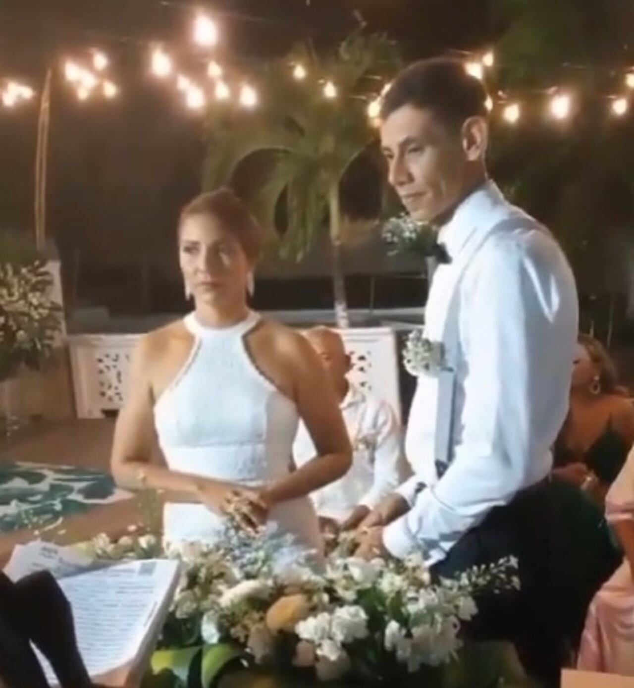 En el video se puede ver la decepción del novio al conocer la respuesta de su comprometida.