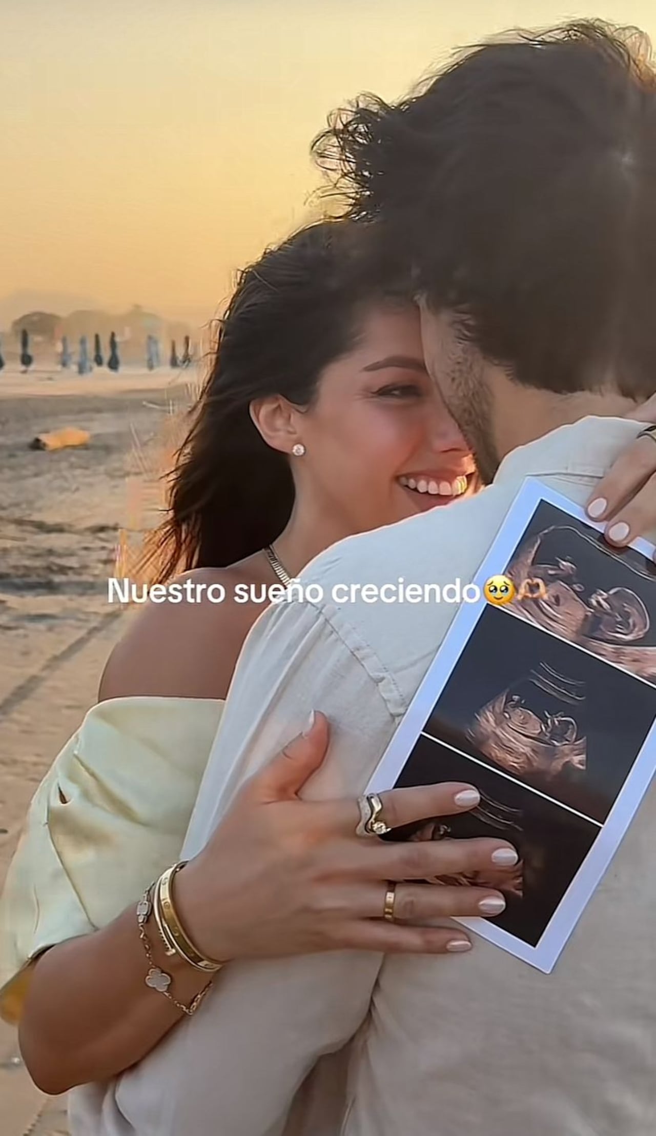 La pareja no ha dejado de mostrar su felicidad, con la llegada de su primer hijo.