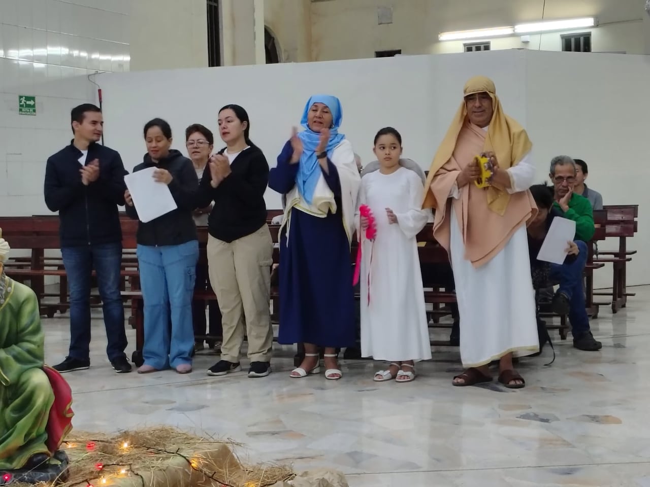 Novena de Navidad en la parroquia Divino Niño, de Cali.