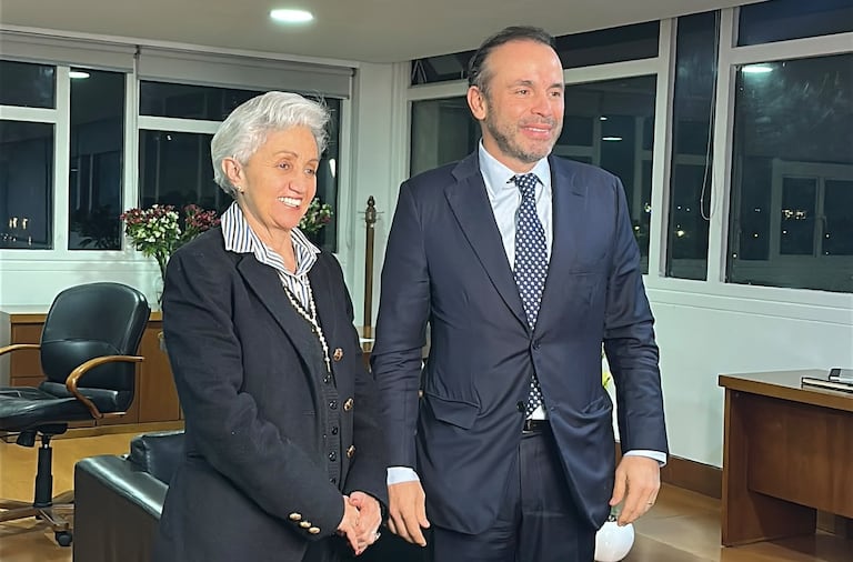 El alcalde de Cali, Alejandro Eder, sostuvo una reunión con la ministra de Educación, Ilva Myriam Hoyos.