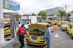 Tras el anuncio de la Empresa Gases de Occidente de la Suspensión del Servicio de Gas Domiciliario, Comercial y Vehicular, Largas filas se pueden observar en la Estación de servicio ubicada en la Cra 15 con Calle 52