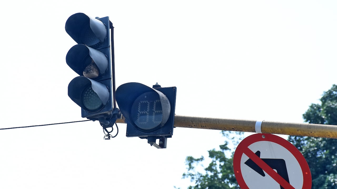 Semáforos sin funcionamiento Calle 14 con Cra 34.