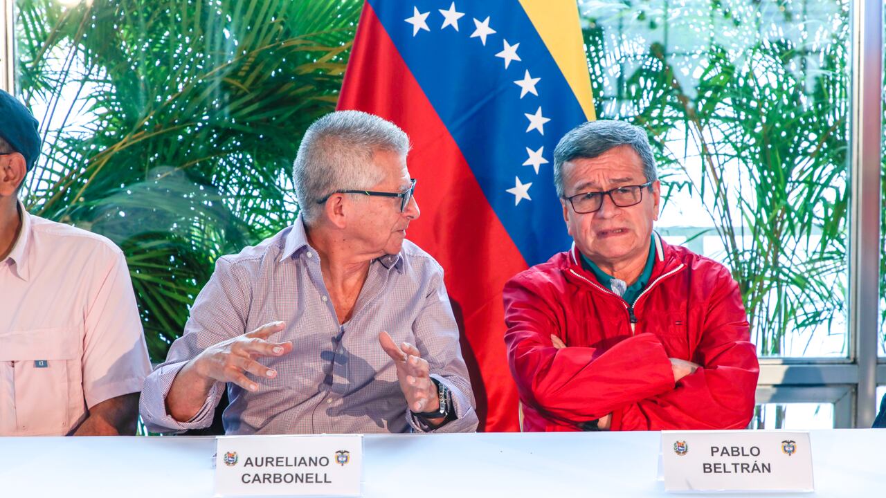 Aureliano Carbonell y Pablo Beltrán, negociadores de paz del ELN.