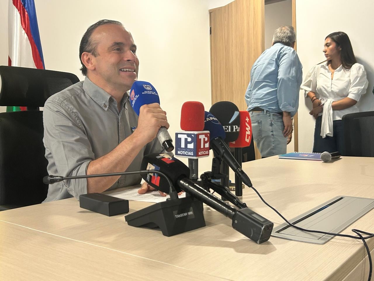Alejandro Eder, mandatario local, solicitó formalmente a los organismos de control frenar la convocatoria de nuevos operadores de aseo.