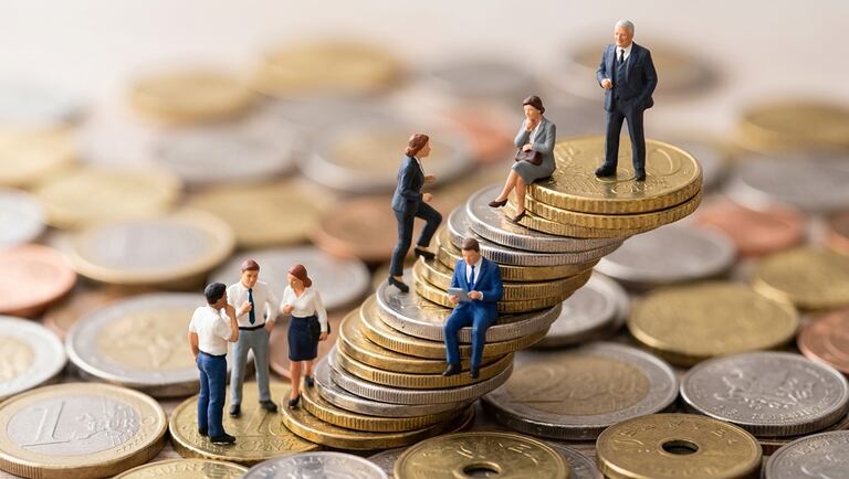 Con la nueva reforma los trabajadores cotizarán hasta 2,3 salarios mínimos en Colpensiones y lo que supere ese monto se destinará a un fondo privado.