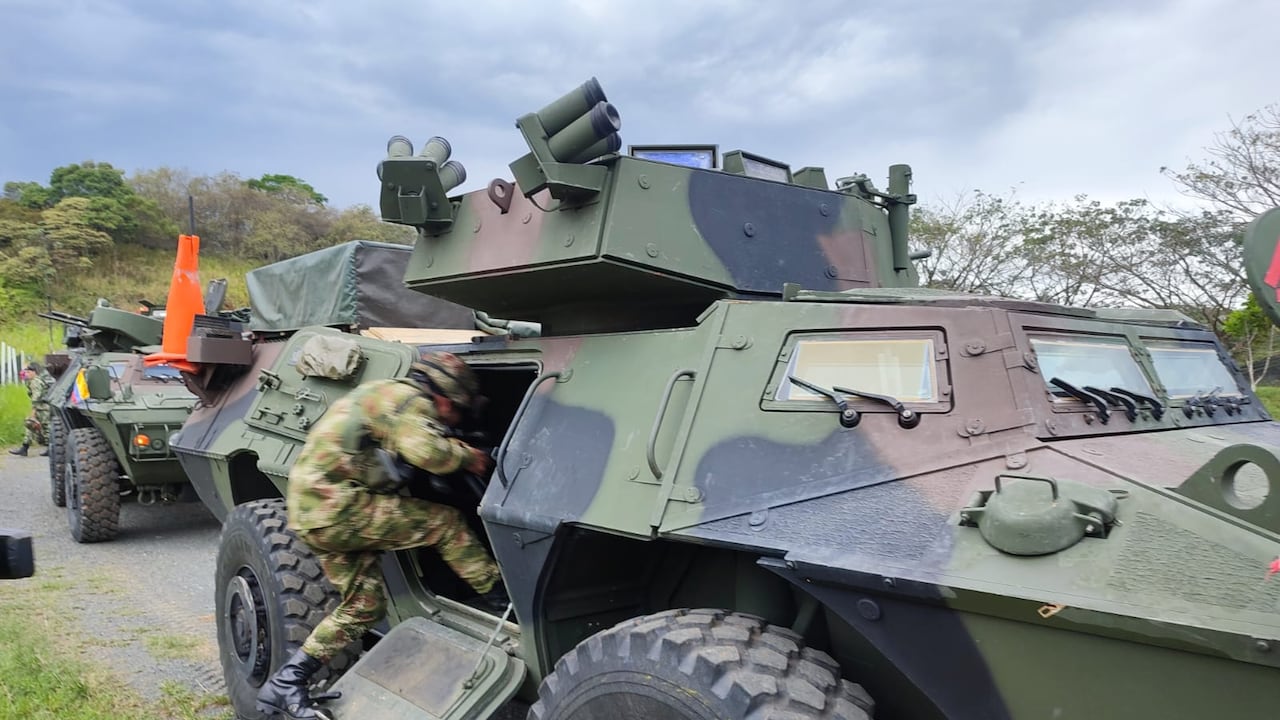 Vehículos blindados de transporte militar que serán ubicados en la parte alta de jamundí para combatir a las disidencias de las FARC