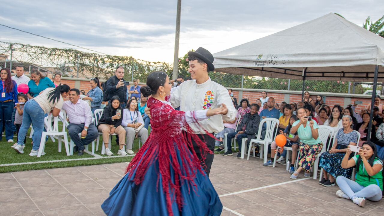 Estos lugares ofrecen un enfoque integral para la atención de niños y niñas de 0 a 5 años, abordando aspectos como la educación inicial, la nutrición, la salud y el desarrollo socioemocional, explicaron los funcionarios de la alcaldía.