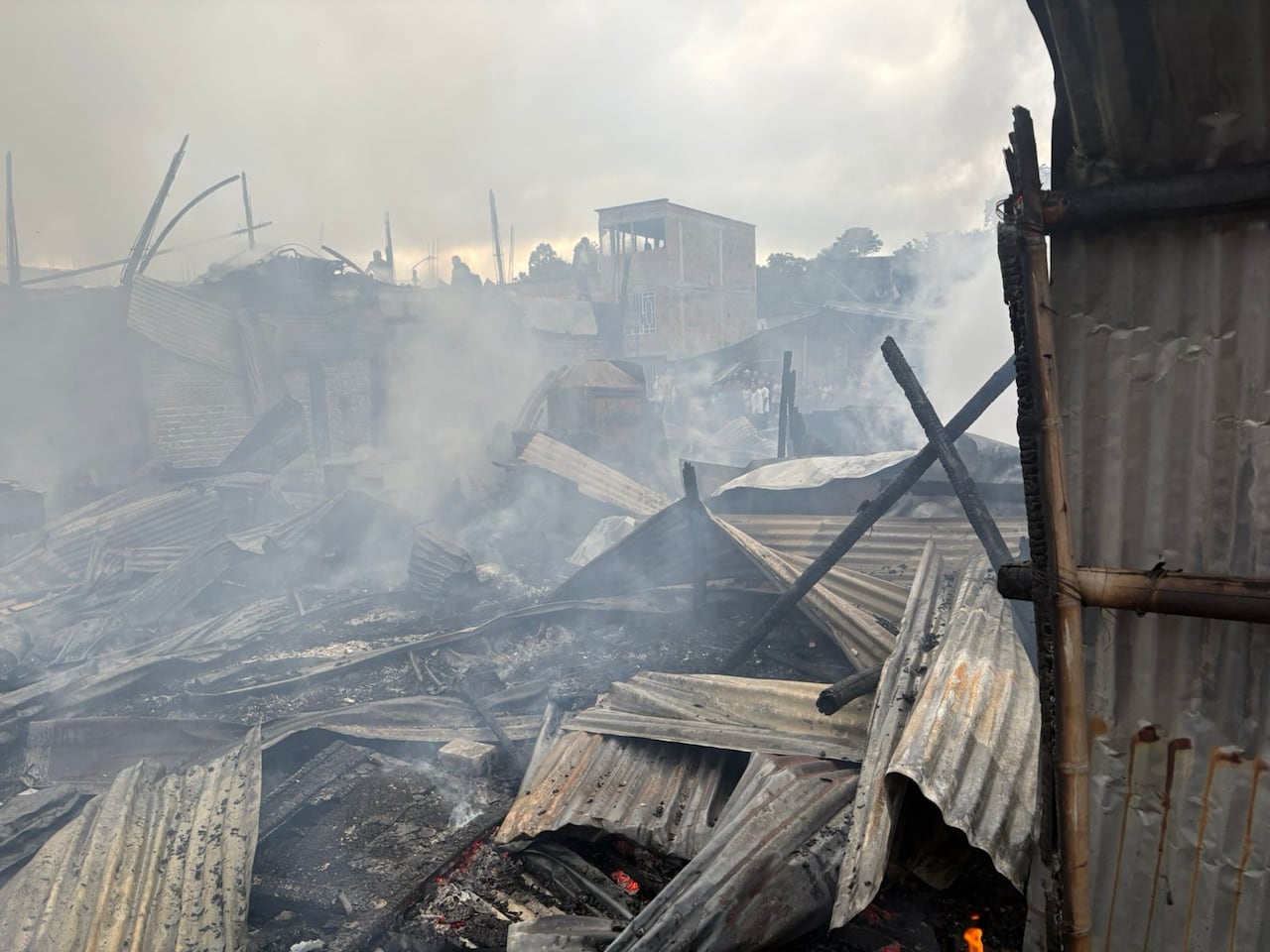 Incendio destruyó varias viviendas en Popayán en las primeras horas de la mañana de este lunes 2 de marzo, reportaron los bomberos de la capital del Cauca.
