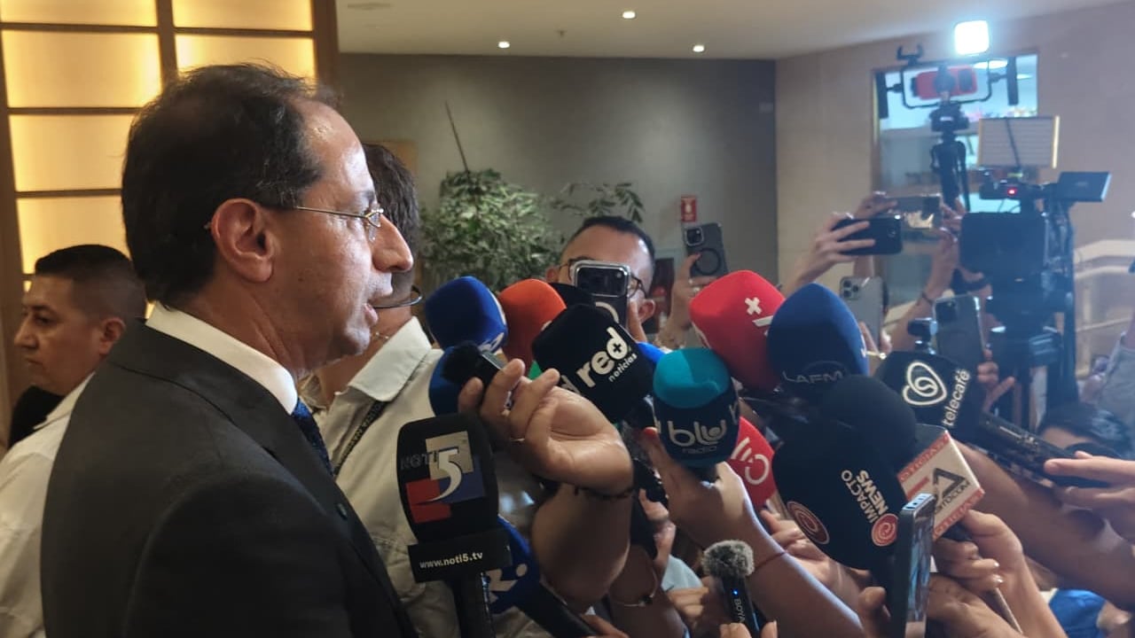 Vicepresidente electo se reúne con Propacífico y promete impulsar obras para las regiones