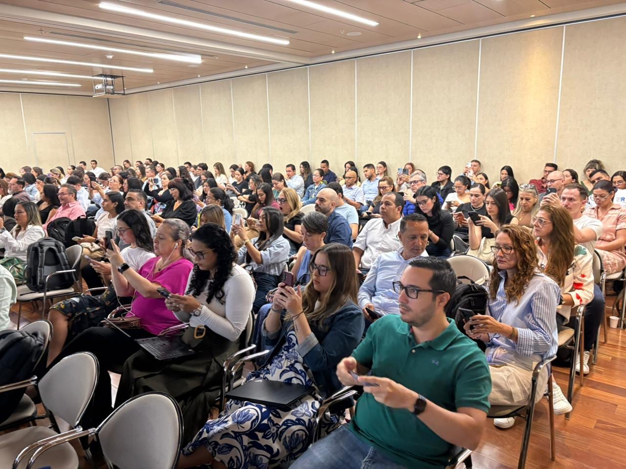 El evento, realizado en el edificio del Banco de Bogotá, buscó fortalecer las capacidades digitales de empresas regionales frente a un mercado cada vez más competitivo y tecnológico.