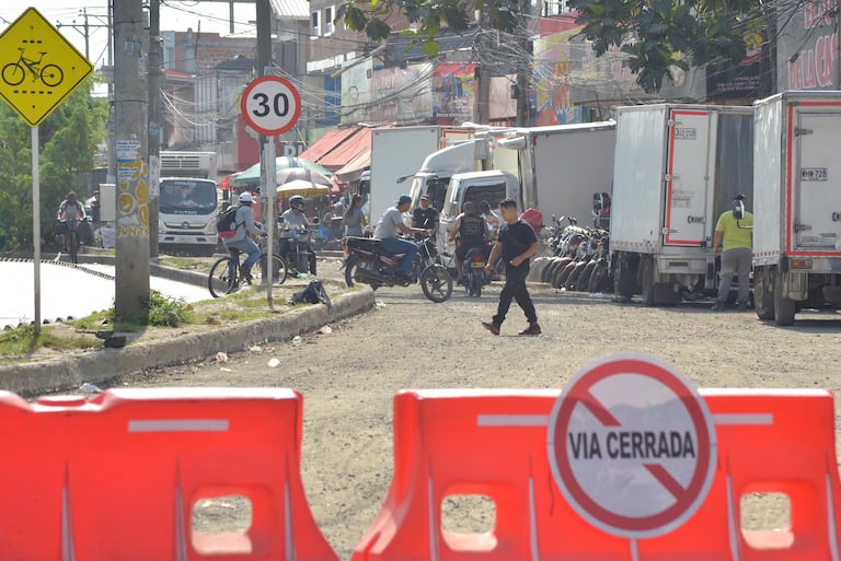 El País Denuncia, Obra Inconclusa Alcaldía Cra 27 Calle 103 La Casona.