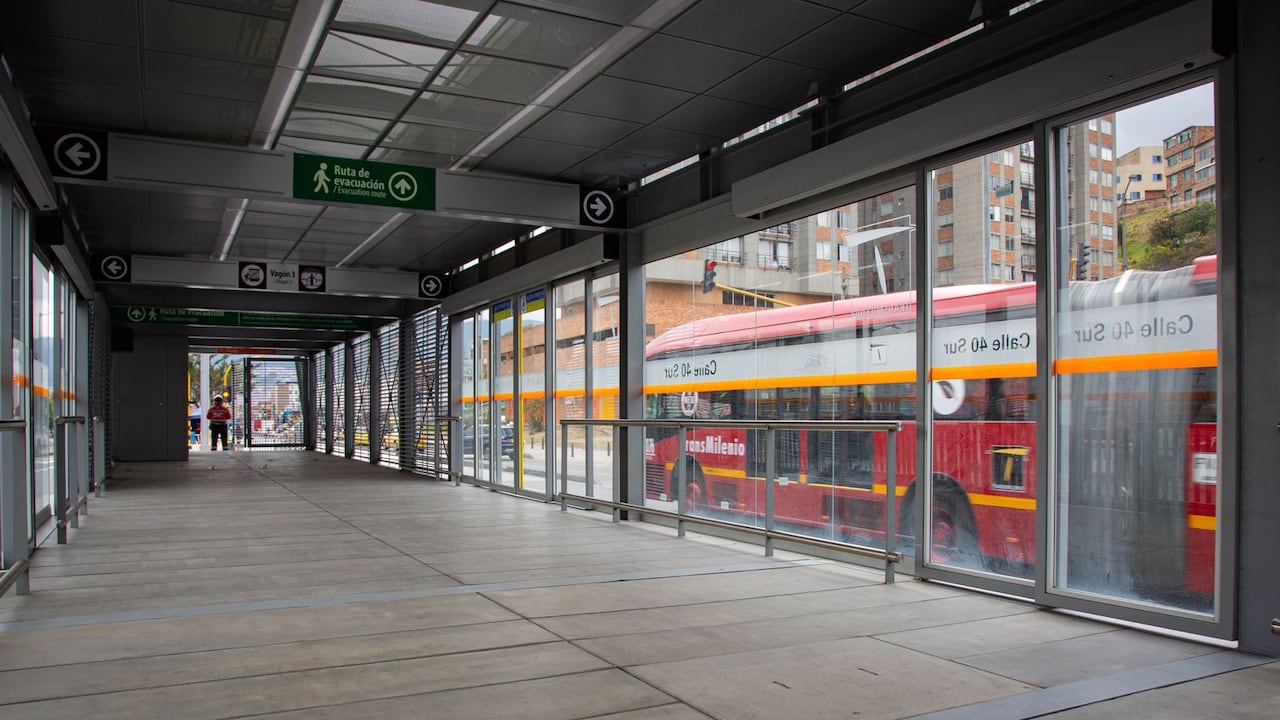 Estación de TransMilenio en Bogotá.