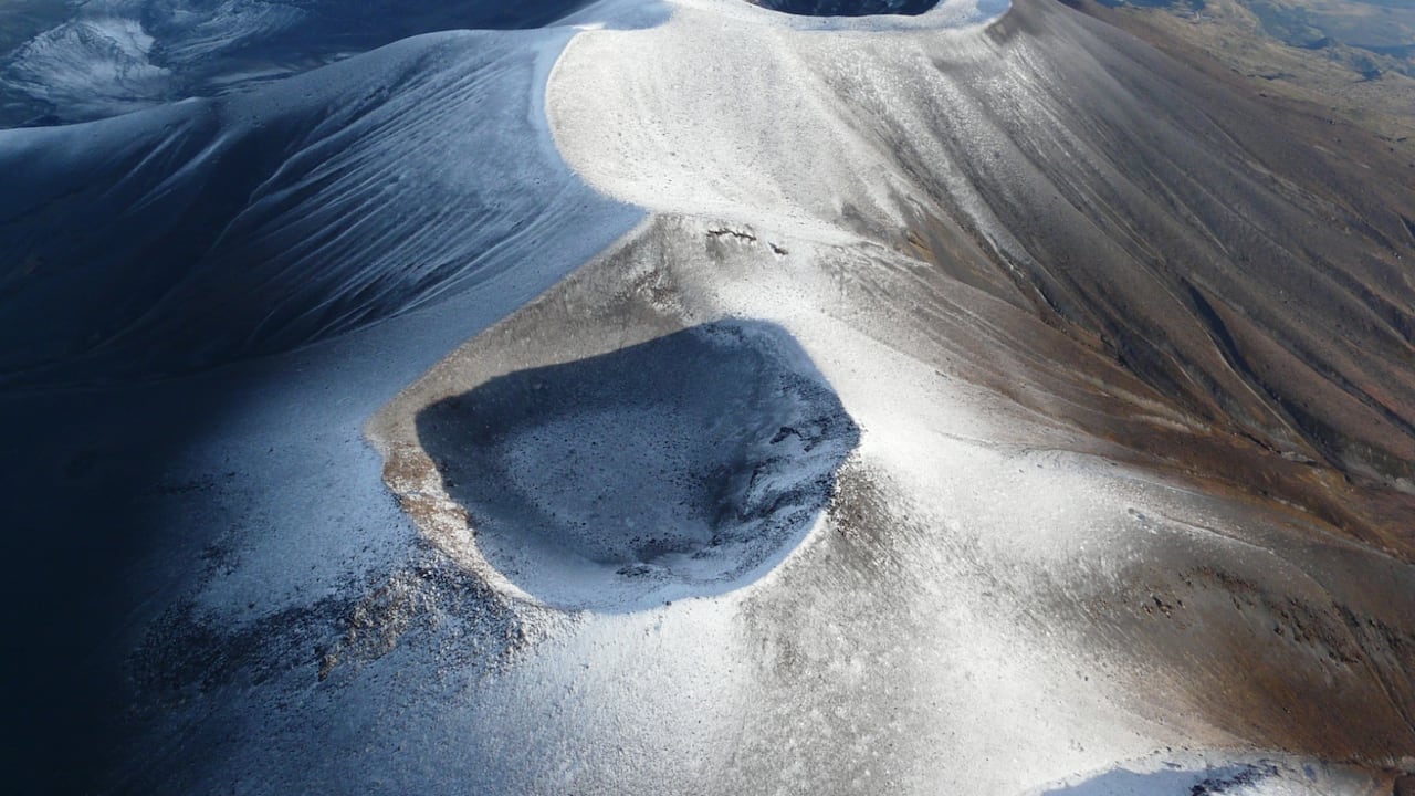 Este 29 de diciembre se cumple un mes desde que el volcán Puracé pasó a un estado de alerta Naranja debido al incremento en su actividad sísmica, en la emisión de gases y cenizas y en la temperatura del suelo. Sin embargo, no es la única estructura de esta cadena volcánica que ha presentado cambios.