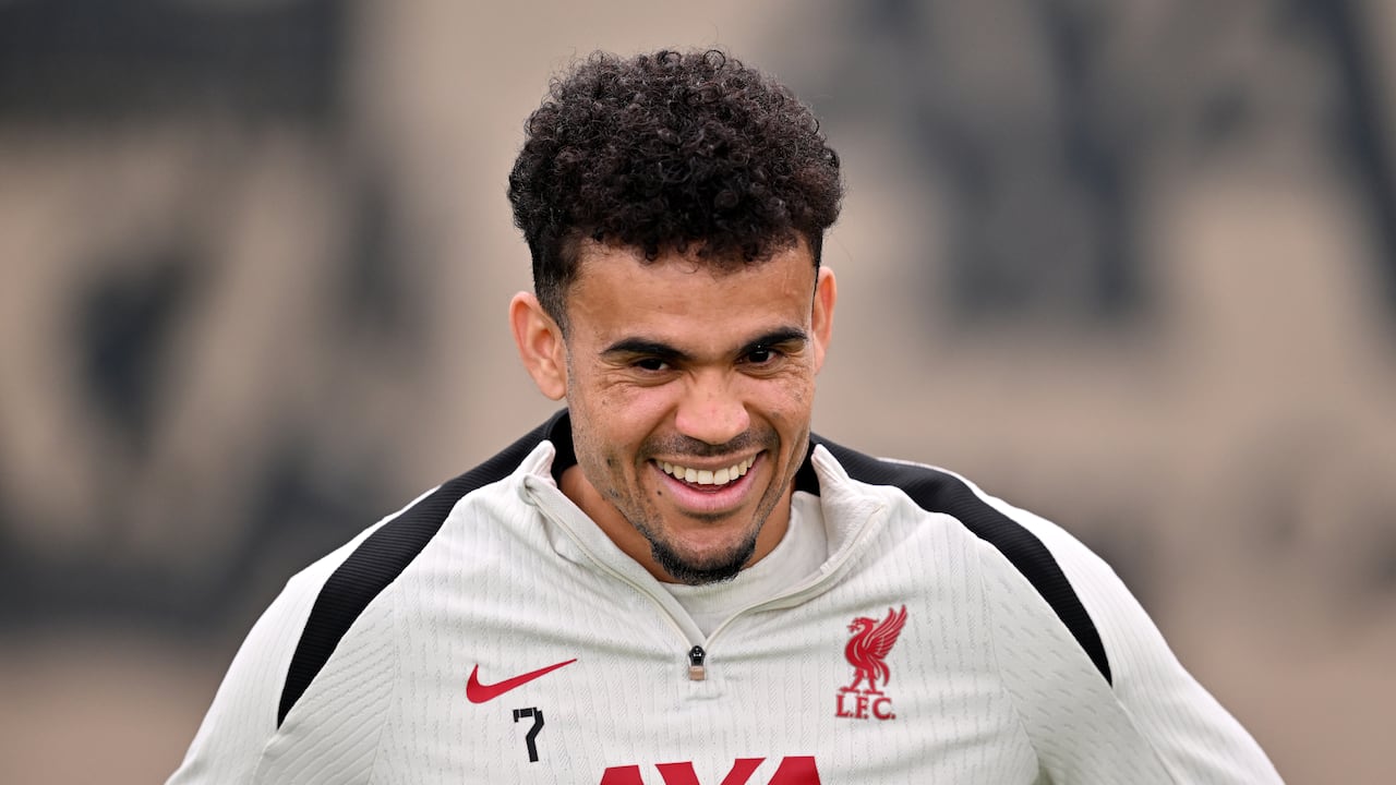 Luis Díaz durante una sesión de entrenamiento con Liverpool