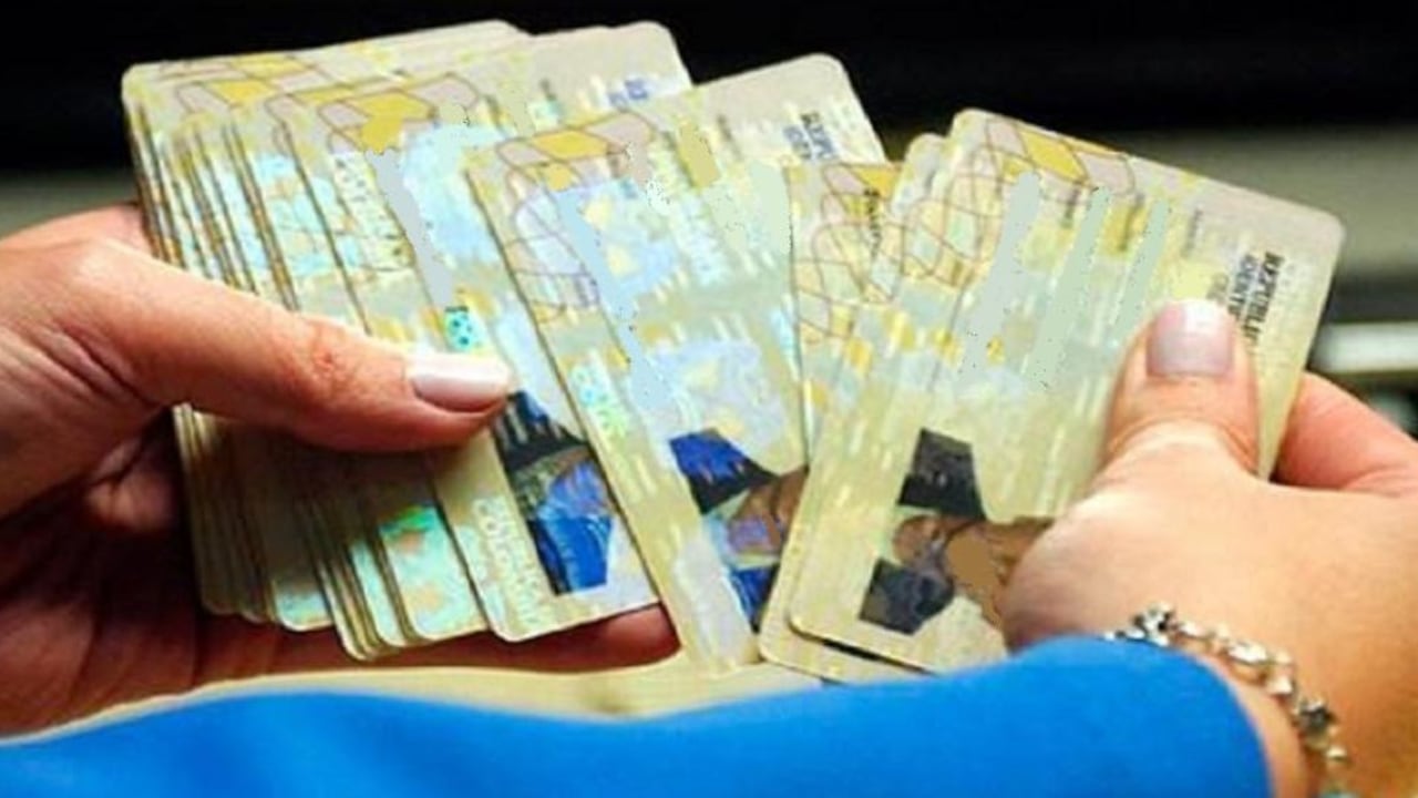 La Secretaría de Gobierno guarda los documentos únicamente por 120 días; luego se remite a la entidad que lo expidió.