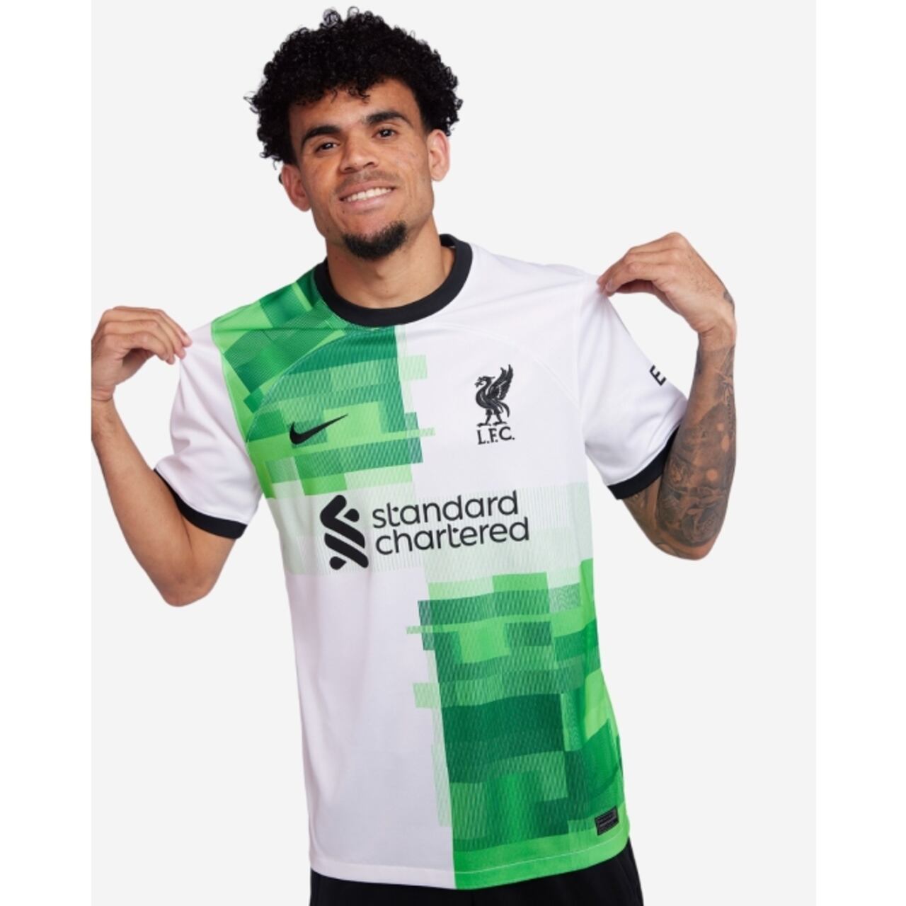 El colombiano guajiro Luis Díaz con la nueva camiseta de Liverpool.