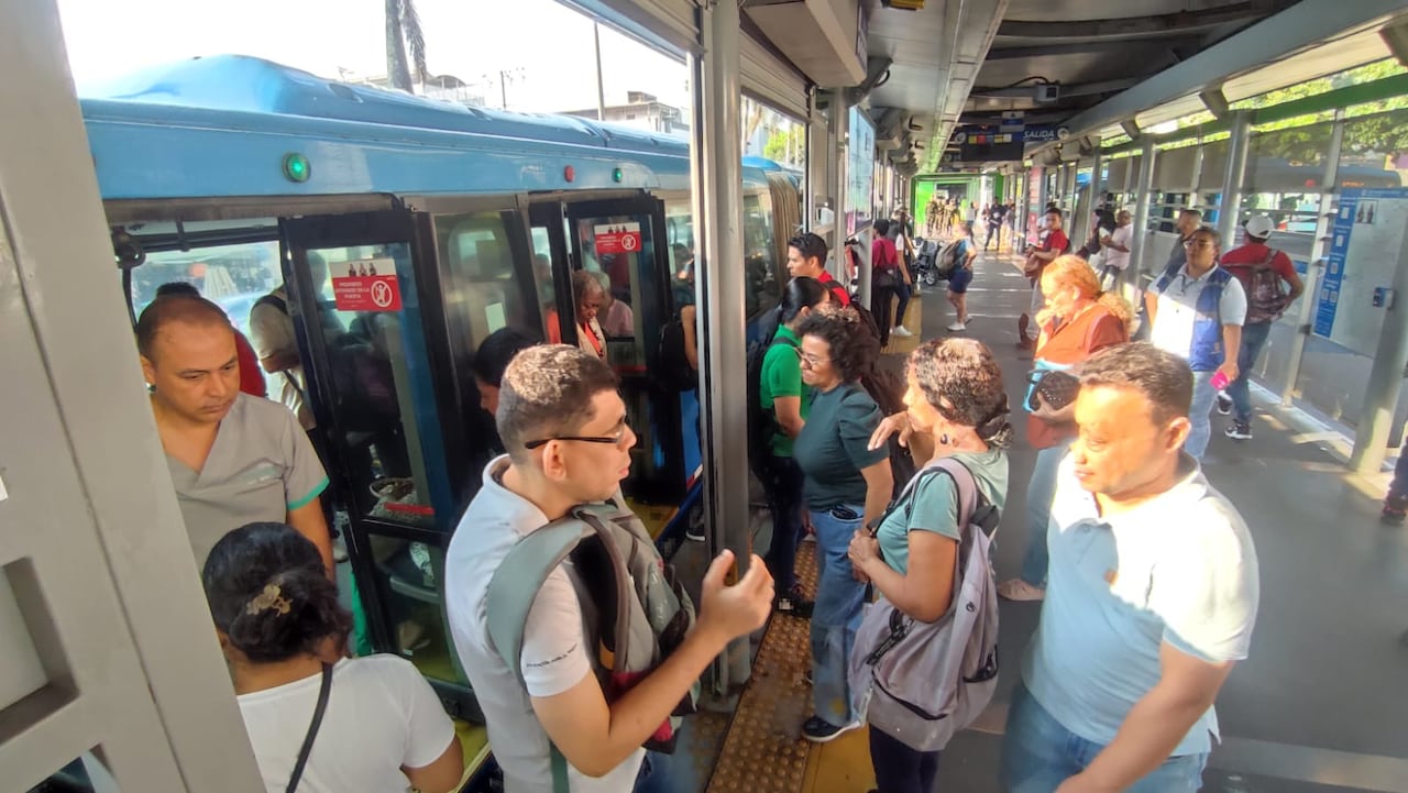 Ocho estaciones del MIO resultaron afectadas tras disturbios durante protestas