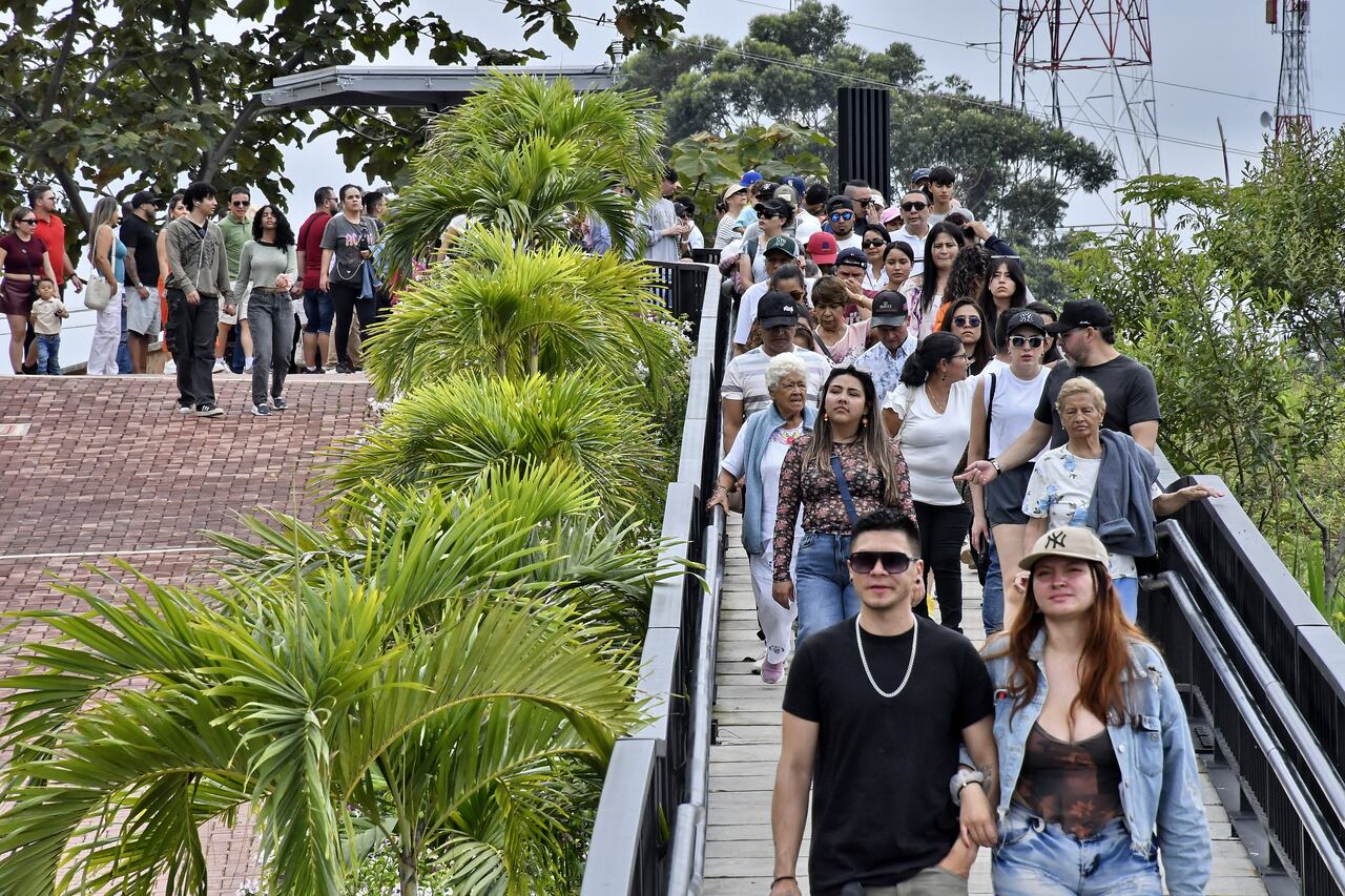 Queda abierto al público el monumento de Cristo Rey bajo la administración del Dagma. Fotos Raúl Palacios / El Pais.