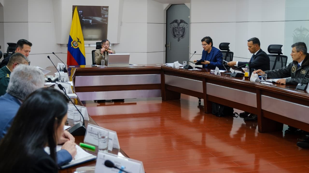 En la noche del martes, 16 de diciembre, se realizó un Consejo de Seguridad en la Casa de Nariño, presidido por el Presidente Gustavo Petro.