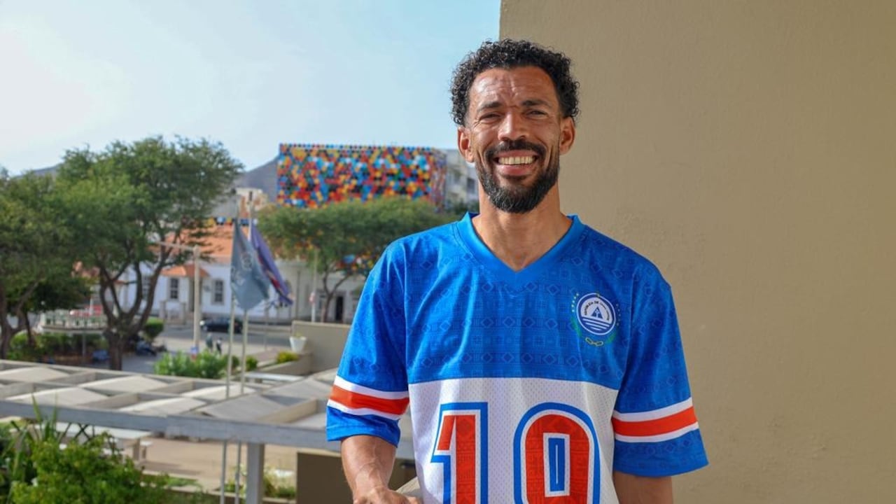 De 40 años, el arquero de la selección de Cabo Verde fue figura en el compromiso contra España.