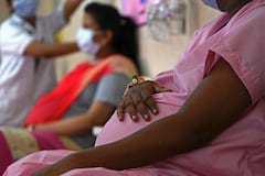 Las mujeres en estado de gestación también deben recibir la vacuna contra la tos ferina.