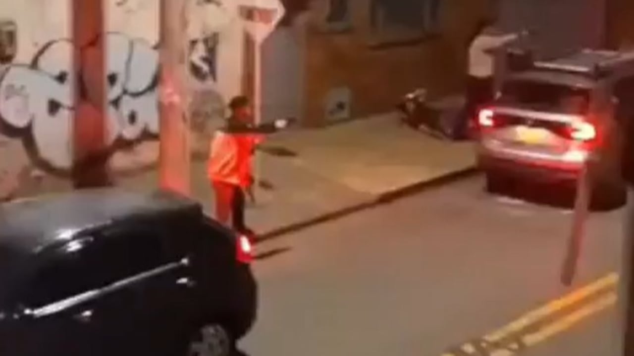Las autoridades buscan establecer si los responsables estarían relacionados con otros robos de vehículos ocurridos en Bogotá.