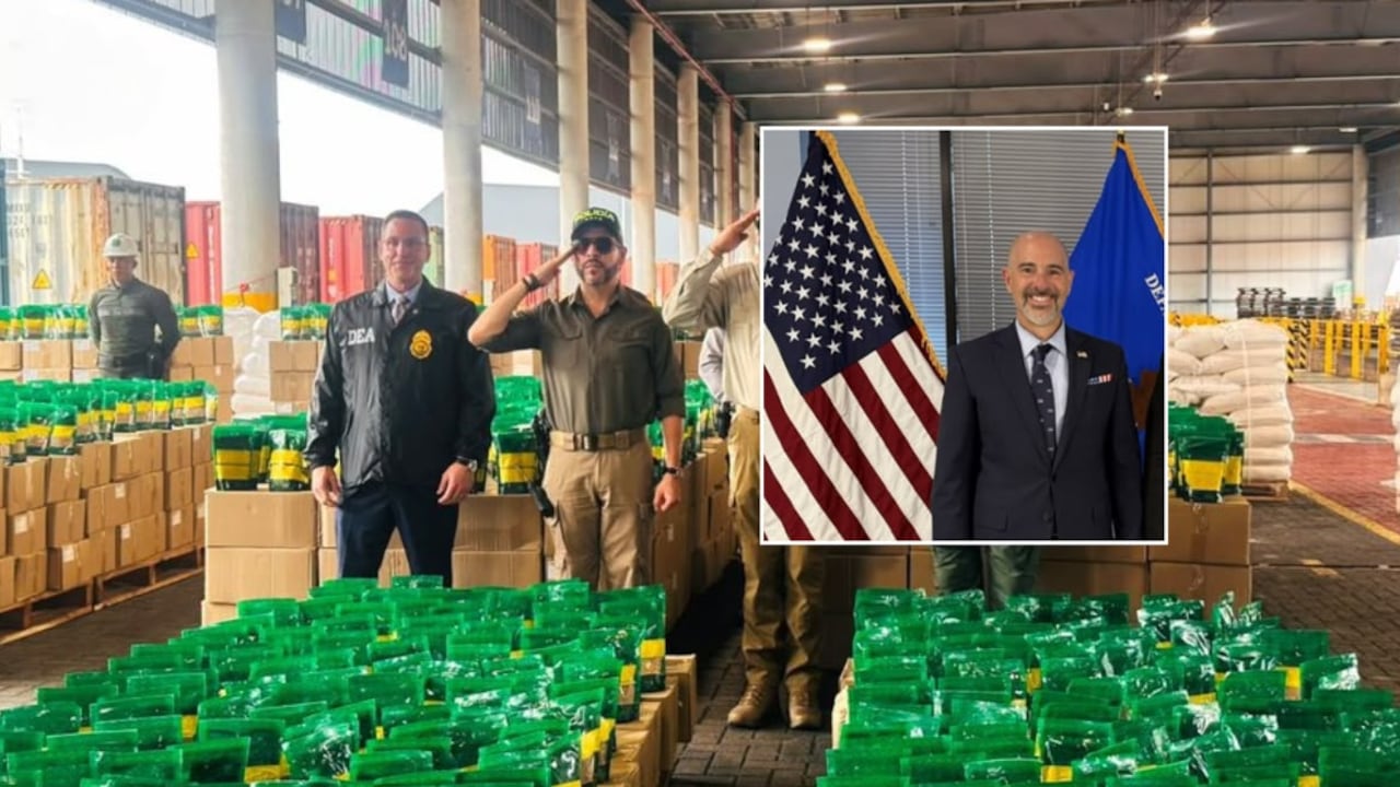 Director de la DEA destaca incautación de 7,6 toneladas de cocaína en Cartagena.