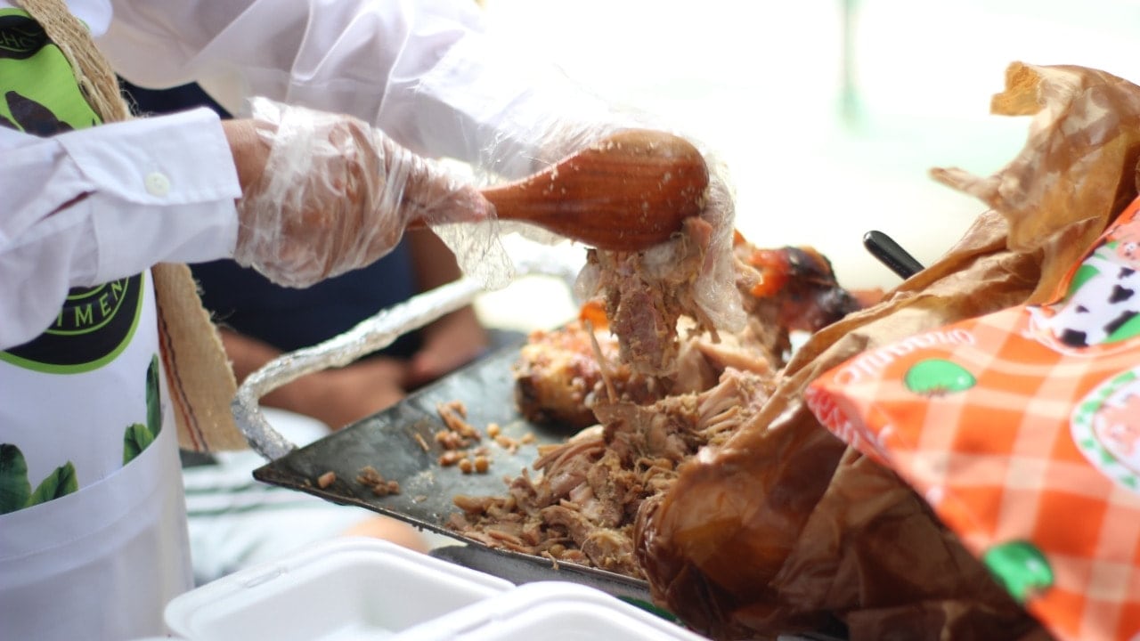 La preparación de la lechona es una tradición tolimense.