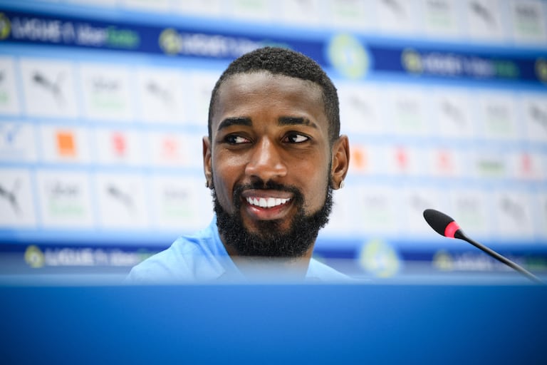 Gerson Santos, después de una corta travesía por Europa, regresa al fútbol de Brasil.