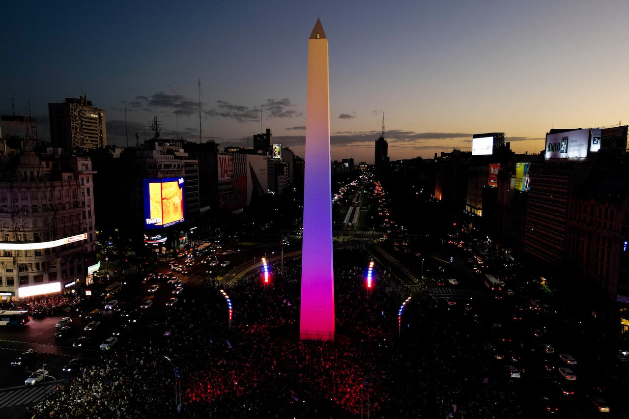 El obelisco es uno de los puntos más concurridos de Buenos Aires.