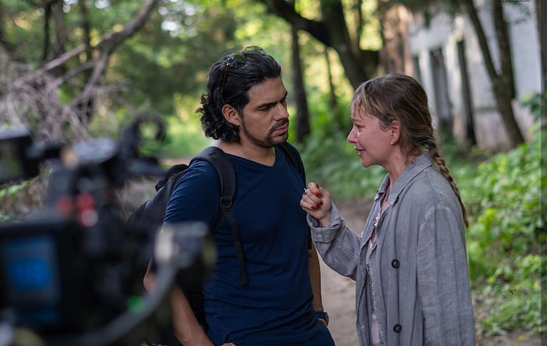 Alejandro Aguilar y Argelia Blandón en ua escena en Armero (Tolima).