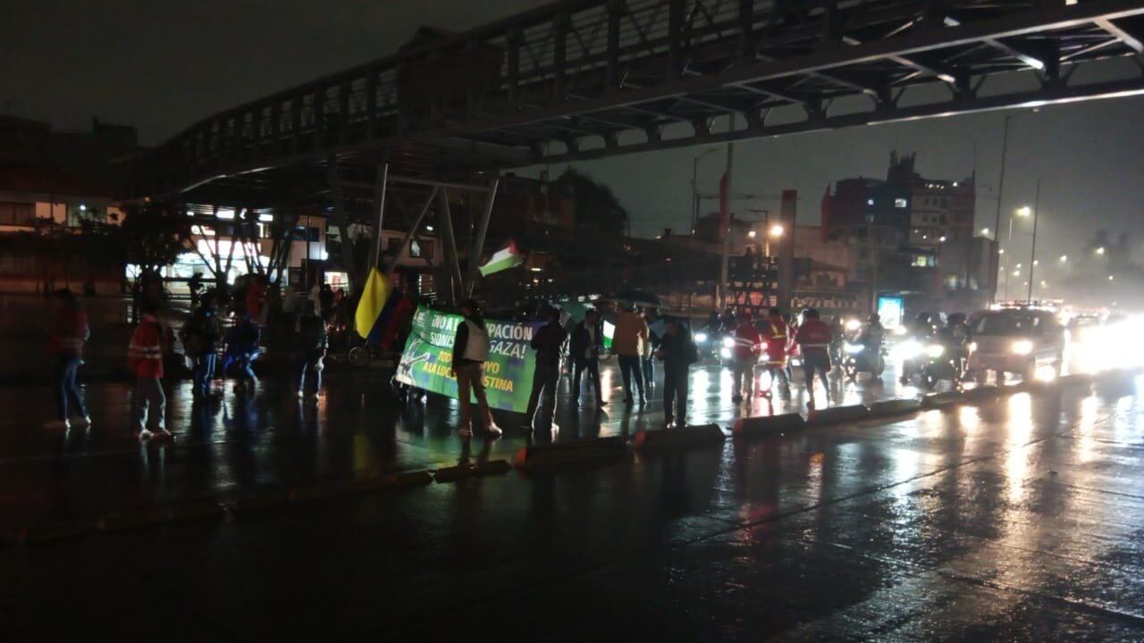 Bloqueos, desvíos y estaciones cerradas marcaron la jornada de este jueves tras la polémica votación en el Congreso.