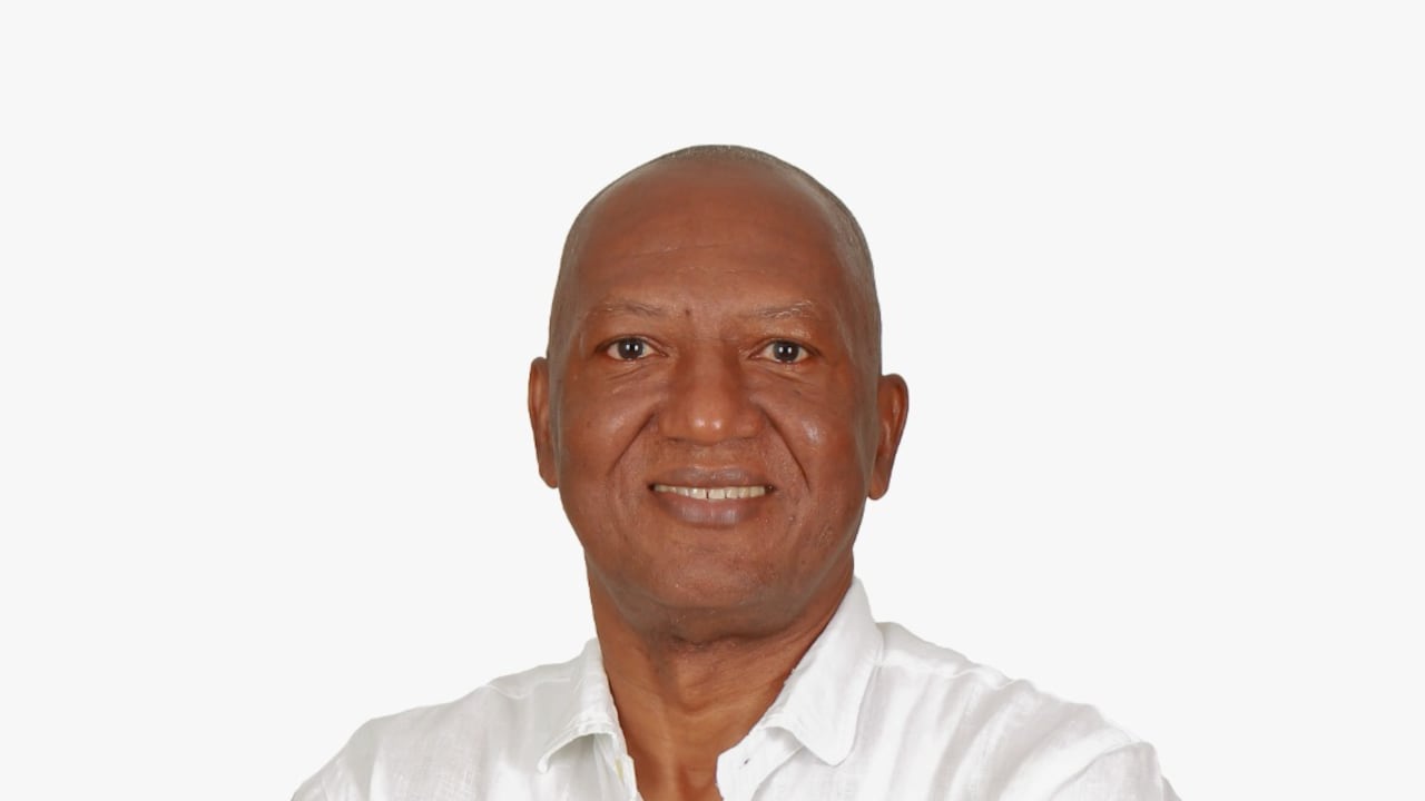 Hernán Sinisterra, administrador público con experiencia como líder comunitario y exrepresentante a la Cámara, con una trayectoria vinculada al trabajo en los territorios del Valle del Cauca.