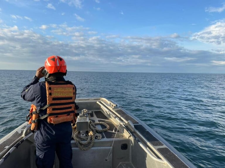La Armada Nacional inició la operación de búsqueda y rescate gracias a la llamada de un ciudadano.