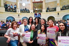 Aprobación de la ley que prohíbe la mutilación genital femenina en Colombia.