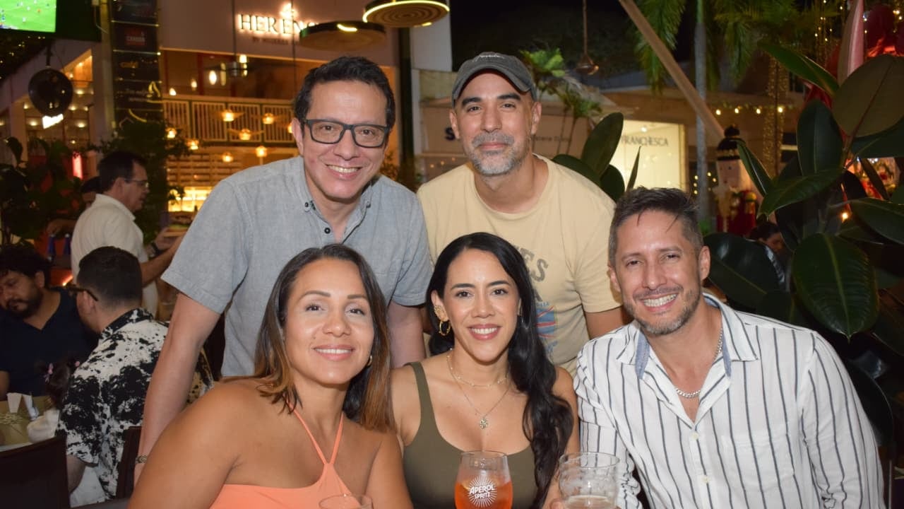 Yohana González , Vanessa Aranzazu, Edgar Bejarano, Mauricio Gómez y Mauricio Espinosa.